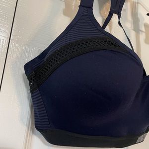 EUC Victoria’s Secret Incredible sports bra